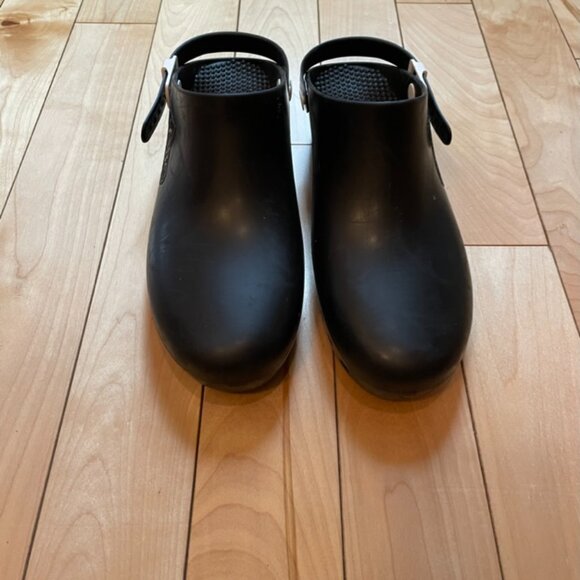 UNWORN Calzuro Clogs - Picture 2 of 4